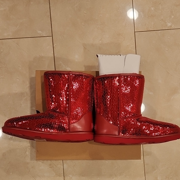 UGG Red HEARTS Sequined Boots. NEW! Metallic, Shiny. - Picture 9 of 16